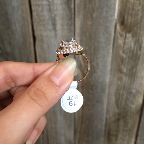 Fashion Ring - Picture 2 of 3